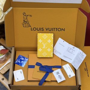 320¥ Premium Full-Steel Wallet, Authentic Design, Top-Grain Cowhide, 163 Dynamic, Boutique-Grade Packaging, Complete Set as Pictured: Packaging, Certificate of Authenticity, Copper Electronic Tag, Gift Bag! M26072 Yellow